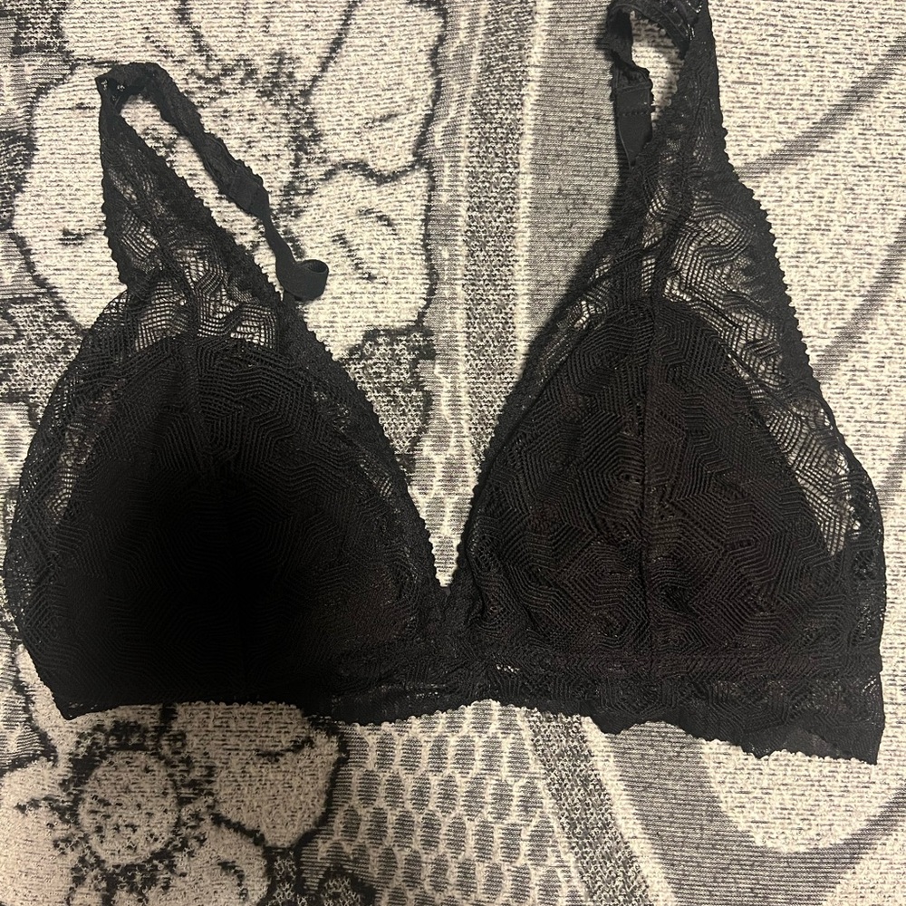 OHSHO Padded Black Lace Bralette, sz. Medium